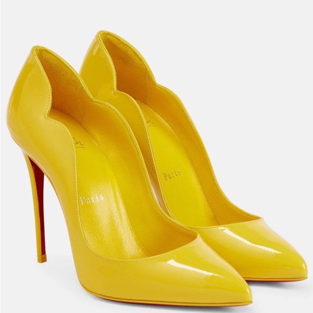 Christian Louboutin Hot Chick Scallop pointed toe pump Size:37
